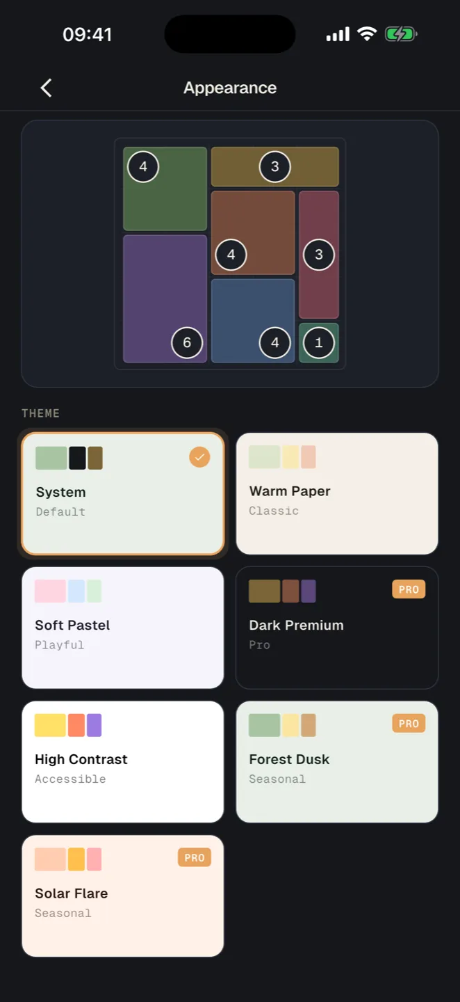 Kuadra's Appearance screen with a live board preview above the seven theme cards